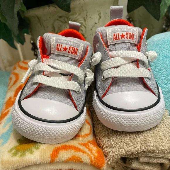 NEW Converse toddler Gray and Red Chucks All Star Shoes/New never Worn/Tot SZ 4 - Picture 8 of 11